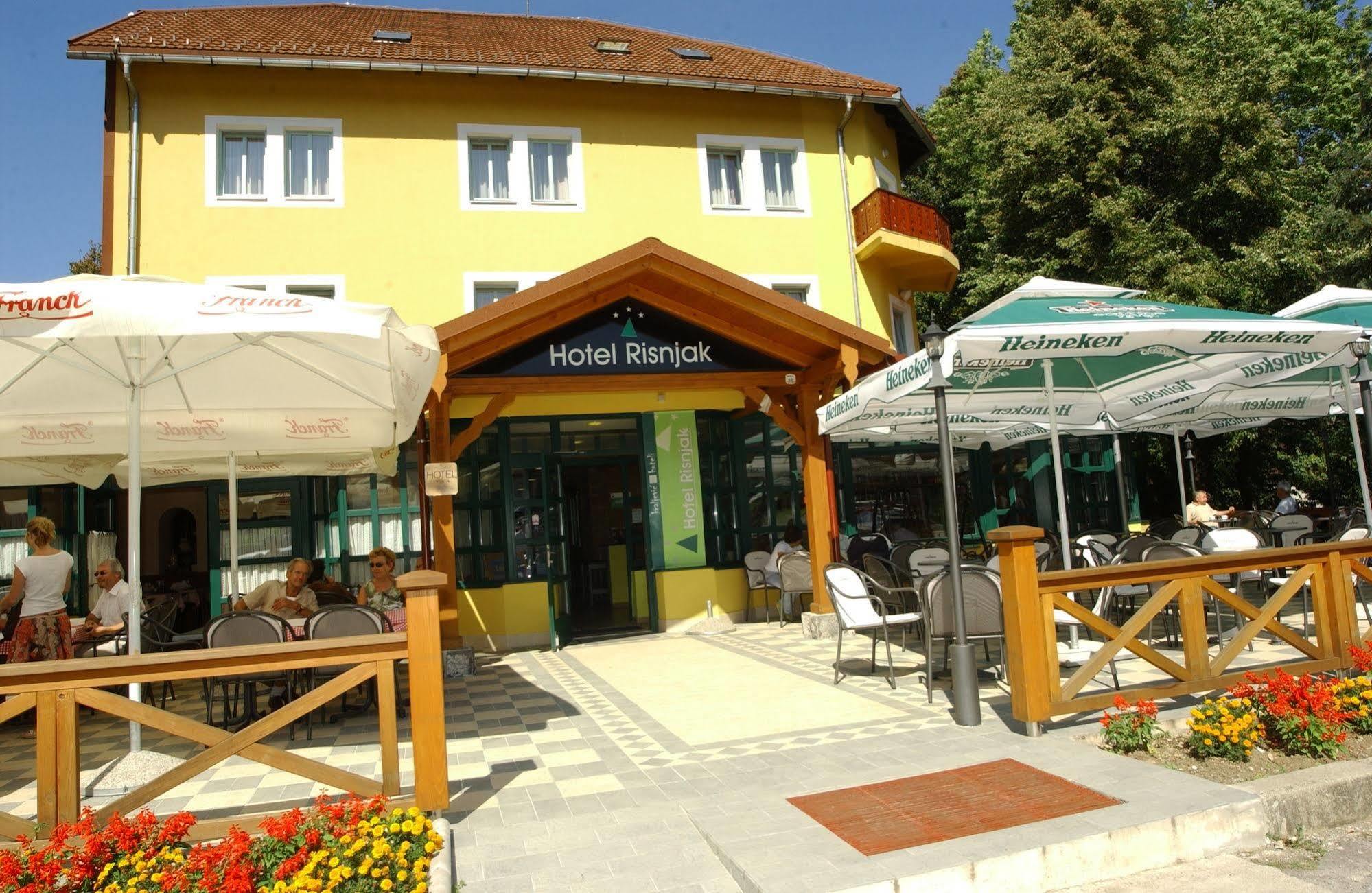 Hotel Risnjak Delnice Exterior photo