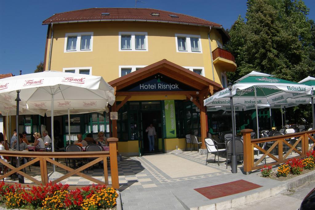 Hotel Risnjak Delnice Exterior photo
